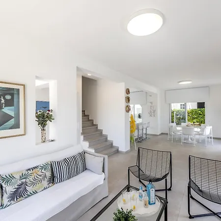 Nisia Seaside Villa *